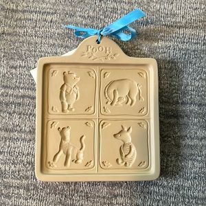 Winnie the Pooh Cookie and Craft Mold with Recipe Book - New - Disney Licensed